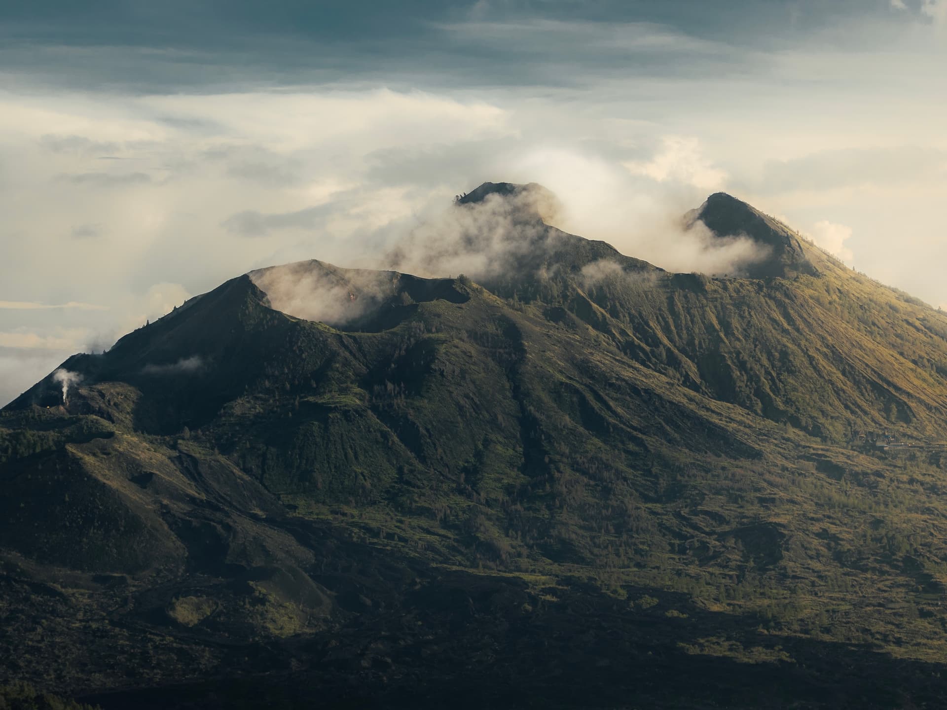 Bromo mountain, Indonesia picture